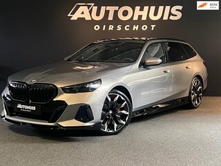 BMW 5-serie Touring 520i High Executive Edition M Stuurverwarming/Bower&Wilkins/21"/Glazendak/Trekhaak/ 360Camera/M Gordels/