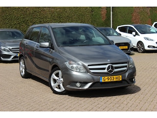 Mercedes-Benz B-klasse 180 Prestige Automaat 84.874km! / Compleet onderhouden / CarPlay / Parkeerhulp V+A / 17'' / Navigatie / Stoelverwarming / Cruise Control