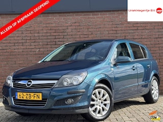 Opel Astra 1.8 TEMPTATION | NL-AUTO! | AIRCO! | TREKHAAK!