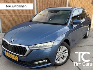 Skoda Octavia Combi 1.0 e-TSI Business Automaat | Trekhaak uitklapbaar | Elektrisch bedienbare achterklep | Getint glas | LED verlichting | Navigatiesysteem | Apple CarPlay | Cruise control | Parkeersensoren voor en achter