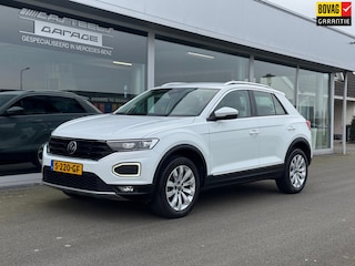 Volkswagen T-Roc 1.5 TSI Sport automaat ,trekhaak , Apple-carplay ,