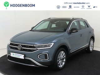 Volkswagen T-Roc 1.0 TSI Style | Parkeerassistent | Digital cockpit Pro | CarPlay | LED Plus verlichting | Adaptieve cruise control | Climate control | Parkeersensoren |