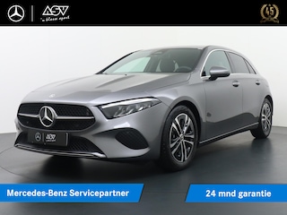 Mercedes-Benz A-klasse 180 Star Edition Luxury Line | Cruise Control | Achteruitrijcamera | DAB+ Radio | Voorstoelen Verwarmd | Sfeerverlichting | 17" Lichtmetalen Velgen