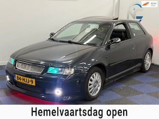 Audi A3 1.8 5V Turbo Attraction / AUTOMAAT / LIEFHEBBERS AUTO / NIEUWE APK