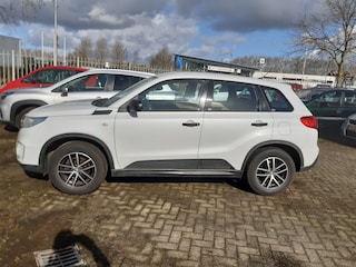 Suzuki Vitara 1.6 Comfort met trekhaak netjes onderhouden meer fotos volgen