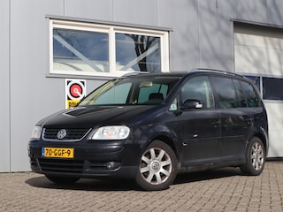 Volkswagen Touran 2.0-16V FSI Highline