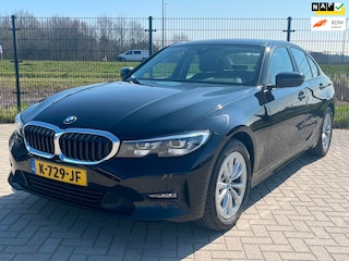 BMW 318i Executive Edition NAVI | CarPlay | LED