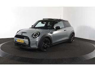 Mini Mini Electric Camden Plus Edition 33 kWh | Achterbank in delen neerklapbaar | Achteruitrijcamera | Airco (automatisch)