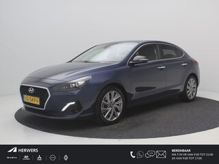 Hyundai i30 1.0 T-GDI 120PK Premium Fastback / Navigatie / Apple CarPlay & Android auto / 17" LMV / Airco Climat control / Cruise Control / Parkeersensoren voor & achter / Achteruitrijcamera / Keyless Entry & Start&Go /