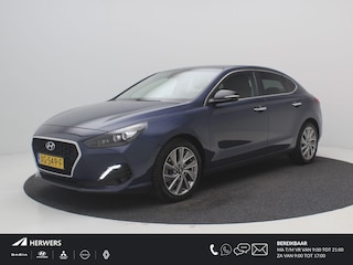 Hyundai i30 1.0 T-GDI 120PK Premium Fastback / Navigatie / Apple CarPlay & Android auto / 17" LMV / Airco Climat control / Cruise Control / Parkeersensoren voor & achter / Achteruitrijcamera / Keyless Entry & Start&Go /