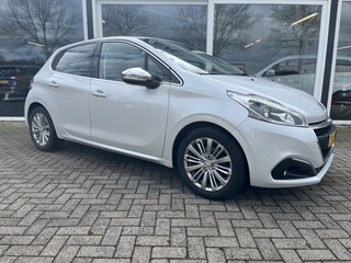 Peugeot 208 1.2 PureTech Allure Parelmoer / Nav / Lmv / Cruise / Led / Clima