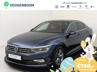 Volkswagen Passat 1.5 TSI R-Line Business + | 360 camera | Digital cockpit Pro | Stoelverwarming | Navigatie | Adaptieve cruise control | Leder/alcantara bekleding | 3-zone airco |