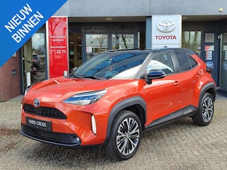 Toyota Yaris Cross 1.5 Hybrid EXECUTIVE STOEL/STUURVERW TREKHAAK BLIND SPOT 18'' LM-VELGEN CAMERA PARK-SENSOREN KEYLESS NAVI CLIMA APPLE/ANDROID