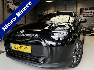 Mini Cooper E Essential XS 40.7 kWh Camera, Head-up display, Cruise