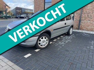 Opel Corsa 1.2i-16V Strada