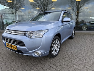 Mitsubishi Outlander 2.0 PHEV Instyle ** Schuifdak ** Trekhaak ** Rockford ** Leer ** NAP ** NL Auto !!