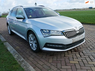 Skoda Superb Combi 1.6 TDi 120 AMBITION DSG CLIMA NAVI ** 9999 NETTO **