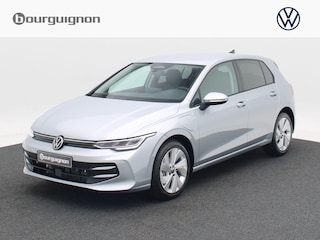Volkswagen Golf Life Edition 1.5 eHybrid 204 PK | Trekhaak | Carplay | Camera | Adaptief Cruise Control |