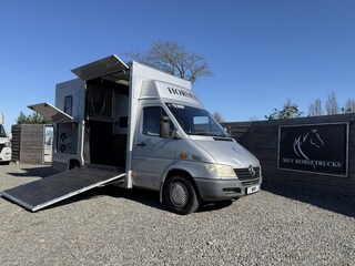 Mercedes-Benz Sprinter PAARDENWAGEN | HORSETRUCK | NUYTS | PRO SAFETY 3XL | 2001 | 128.519KM | AUTOMAAT | 3-SEAT | MARGE | NL KENTEKEN
