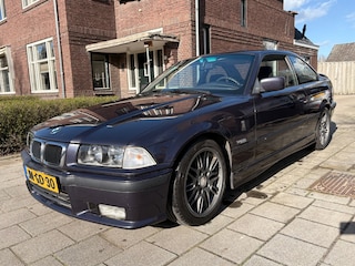 BMW 3-serie Coupé 320i - Airco - schuifdak