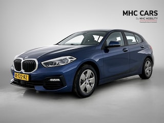 BMW 118i Executive Edition | Sportstoelen | Park assist |