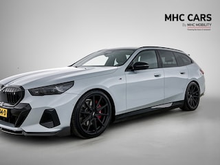 BMW i5 Touring eDrive40 84 kWh | Full options | Panoramadak | M Sportpakket Pro | Vossen |