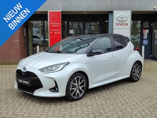 Toyota Yaris 1.5 Hybrid EXECUTIVE STOELVERW NAVI LED KEYLESS PARK-SENSOREN 17'' LM-VELGEN CAMERA APPLE/ANDROID