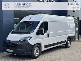 Peugeot Boxer 2.2 BlueHDi 180 PK Automaat L4H2 | Zeer Complete Bus | Zakelijk BPM Vrij | Full LED Verlichting | Navigatie | Climate Control | Volledige Betimmering | Camera | Digitale Binnenspiegel | Multifunctioneel Stuurwiel | 3.000 KG Trekgewicht | Dode Hoek Signalering | All Season Banden |