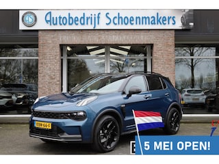 Lynk & Co 01 1.5 BLACKLINE+MY23! 6.6Kwh ZWARTE-HEMEL ROLHOES MY23 360-CAMERA PANO/SCHUIF INFINITY DAB NAVI CARPLAY STOELVERWARMING ELEK.ACHTERKLEP 20"LMV