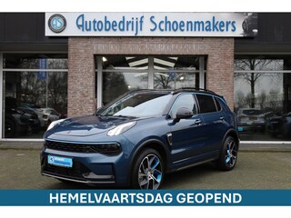 Lynk & Co 01 1.5 MY23! 6.6Kwh ZWARTE-HEMEL ROLHOES MY23 360-CAMERA PANO/SCHUIF INFINITY DAB NAVI CARPLAY STOELVERWARMING ELEK.ACHTERKLEP 20"LMV