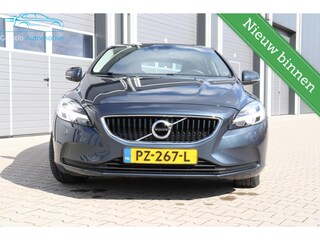 Volvo V40 2.0 T2 Momentum Winter-line Navi LED