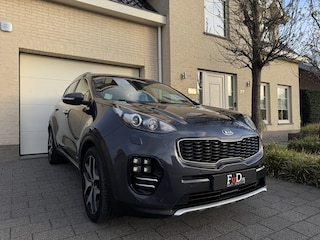 Kia Sportage 1.6 T-GDI 4WD GT-Line Panoramadak Navi Leder Camera Keyless Stuur en StoelVerwaming Trekhaak JBL 19" Pdc