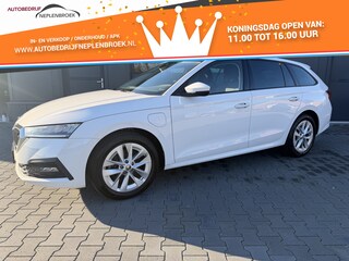 Skoda Octavia Combi 1.4 TSI iV PHEV Sportline Bj 2022,Navi,18inch,Cruise,Pdc 204pk