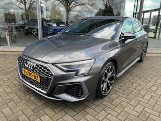 Audi A3 30 TFSI S EDITION S-LINE IN &amp; EXTERIEUR AUTOMAAT
