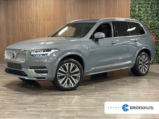 Volvo XC90 T8 AWD Recharge Inscription | Trekhaak | All Season banden | 360° Camera | Head-Up Display | Harman Kardon | Adaptieve Cruise Control | Standkachel met Volvo On Call App | Stoelverwarming voor+achter | Stuurwielverwarming | Full LED Meesturende koplampen | Pilot Assist | BLIS Dode Hoek Detectie | Elektrische voorstoelen geheugen | Lederen bekleding | Zitting verlenging voorstoelen | Gelamineerde/geluidwerende zijruiten | 20 Inch | Keyless Drive | Parkeersensoren voor+achter | Privacy Glass | Elektrisch bedienbare achterklep | Geïntegreerde zongordijnen achterportieren | 7-Persoons | 4-Zone Climate Control | Draadloos telefoon opladen | DAB Radio | Apple Carplay/Android Auto | Thunder Grey Metallic |