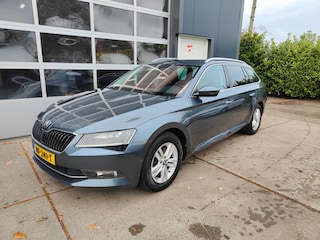 Skoda Superb Combi 1.6 TDI Style Business Automaat