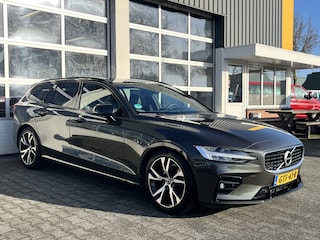 Volvo V60 2.0 T4 R-Design Leder Stoelverwarming Stuurwielbediening Parkeersensoren voor en achter Apple carplay Airco Cruise controle R-line Elektrische achterklep