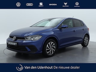 Volkswagen Polo 1.0 TSI 95pk Life / Navigatie / Parkeersensoren