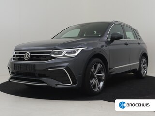 Volkswagen Tiguan R-Line Business eHybrid 245pk | Trekhaak | Elektrische stoelen memory | Lederen bekleding | Park assist | Camera achter | Navigatie via  App connect | 19"LMV