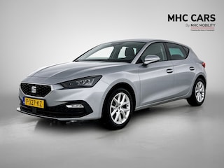 Seat Leon 1.0 eTSI Style Business Intense | Trekhaak | Navi | Clima |