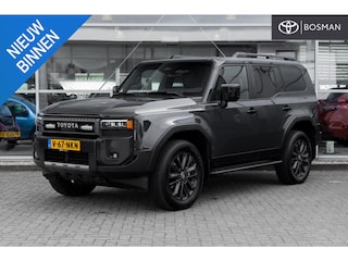 Toyota Land Cruiser 2.8 D-4D Standard Roof Window Van Professional