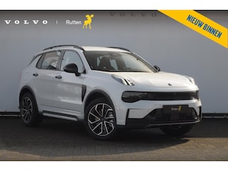 Lynk & Co 01 276PK Automaat Core / Adaptieve cruise control / Stoel - en stuurwielverarming / Parkeersensoren met camera / Apple carplay / Trekhaak / Metallic lak / 19" lichtmetalen velgen