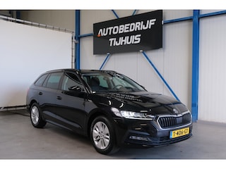 Skoda Octavia Combi 1.0 e-TSI Ambition Automaat - N.A.P. Airco, Cruise, Navi, PDC, Carplay, Virtual Cockpit.