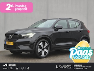 Volvo XC40 1.5 T5 Recharge Plus Dark Automaat / Accu SOH 94,43% / All season banden / Harman/Kardon Audio Systeem / Park Assist Pack & Seat Pack / Trekgewicht 1.800 kg / Stuur- & Stoelverwarming / Navigatie d.m.v. Apple Carplay/Android auto / Achteruitrijcamera /