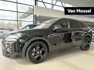 Volkswagen T-Roc 1.5 eTsi R-Line First Edition | 20 inch zwarte velgen | Panoramadak | IQ.light | Harman Kardon | elektrische achterklep | Adaptive cruise control | Sfeerverlichting | Apple carplay / android auto | Trekhaak | Navigatie |