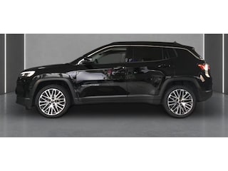 Jeep Compass 1.5T e-Hybrid Altitude Panorama Dak/19 inch/stoel en stuurverwarming.