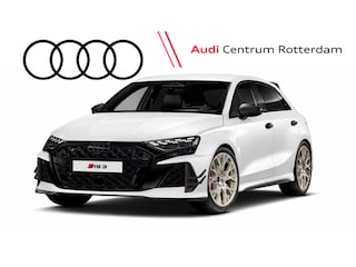 Audi A3 Sportback quattro competition limited nr. 594 | Lak Gletsjerwit mat Exclusive | RS schaalstoelen exclusive | Panoramadak | Head-up Display | Carbon dakspoiler  |