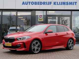 BMW 118i Executive Edition M-Sport | Leder | 18 inch | Camera | ACC | Stuur Verw |