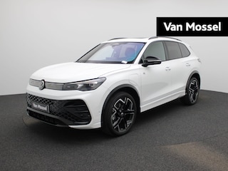 Volkswagen Tiguan 1.5 eHybrid R-Line Edition 272 PK| Panoramadak | Trekhaak | Lederen Stoelen Met Geheugen | Navigatie Groot | 360 Camera | Head-Up Display | Stoelverwarming Voor & Achter