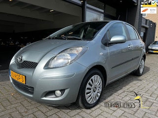 Toyota Yaris 1.3 VVTi Aspiration / Automaat